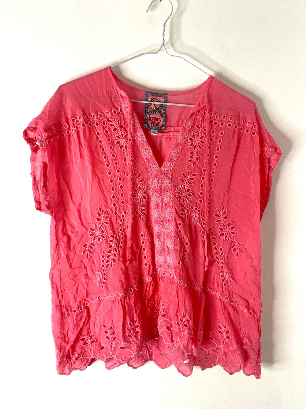 Johnny Was Deep Pink Eyelet Embroidered Blouse Scallop Hem Dolman Sleeve Boho